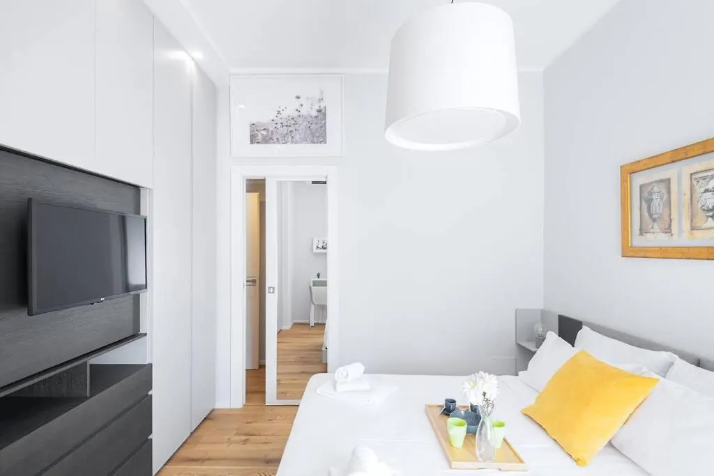 Easylife - Beautiful Flat With Balcony Pta Venezia Διαμέρισμα Μιλάνο 0*,