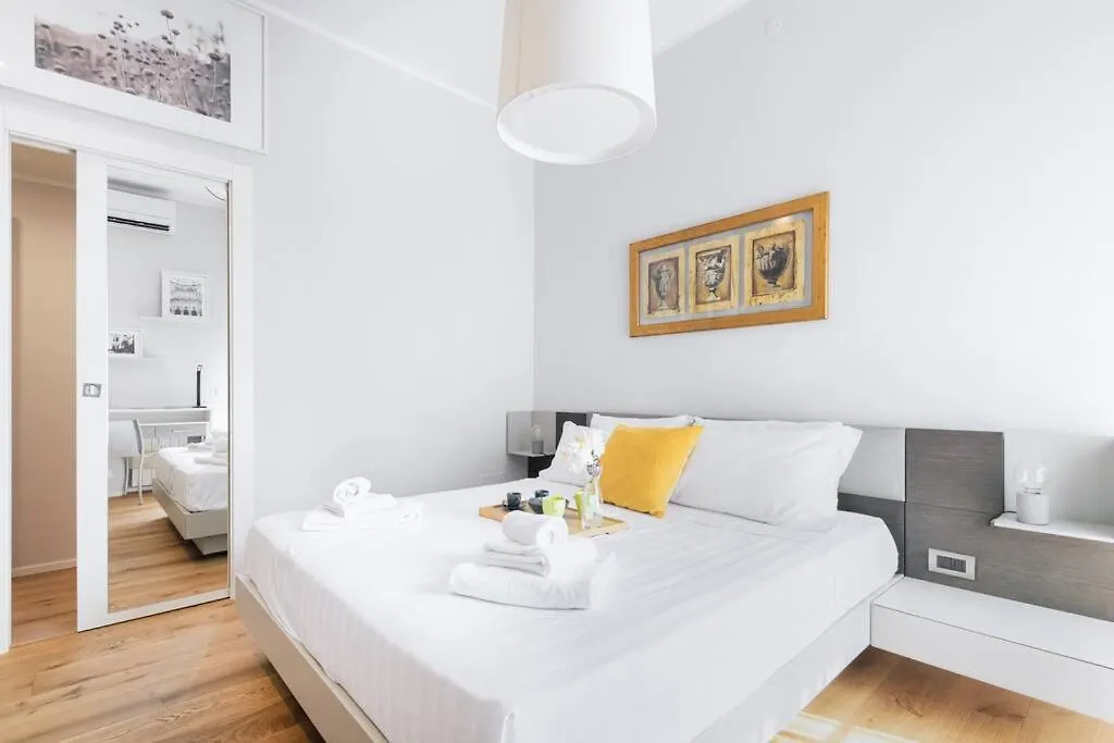 Easylife - Beautiful Flat With Balcony Pta Venezia Διαμέρισμα Μιλάνο